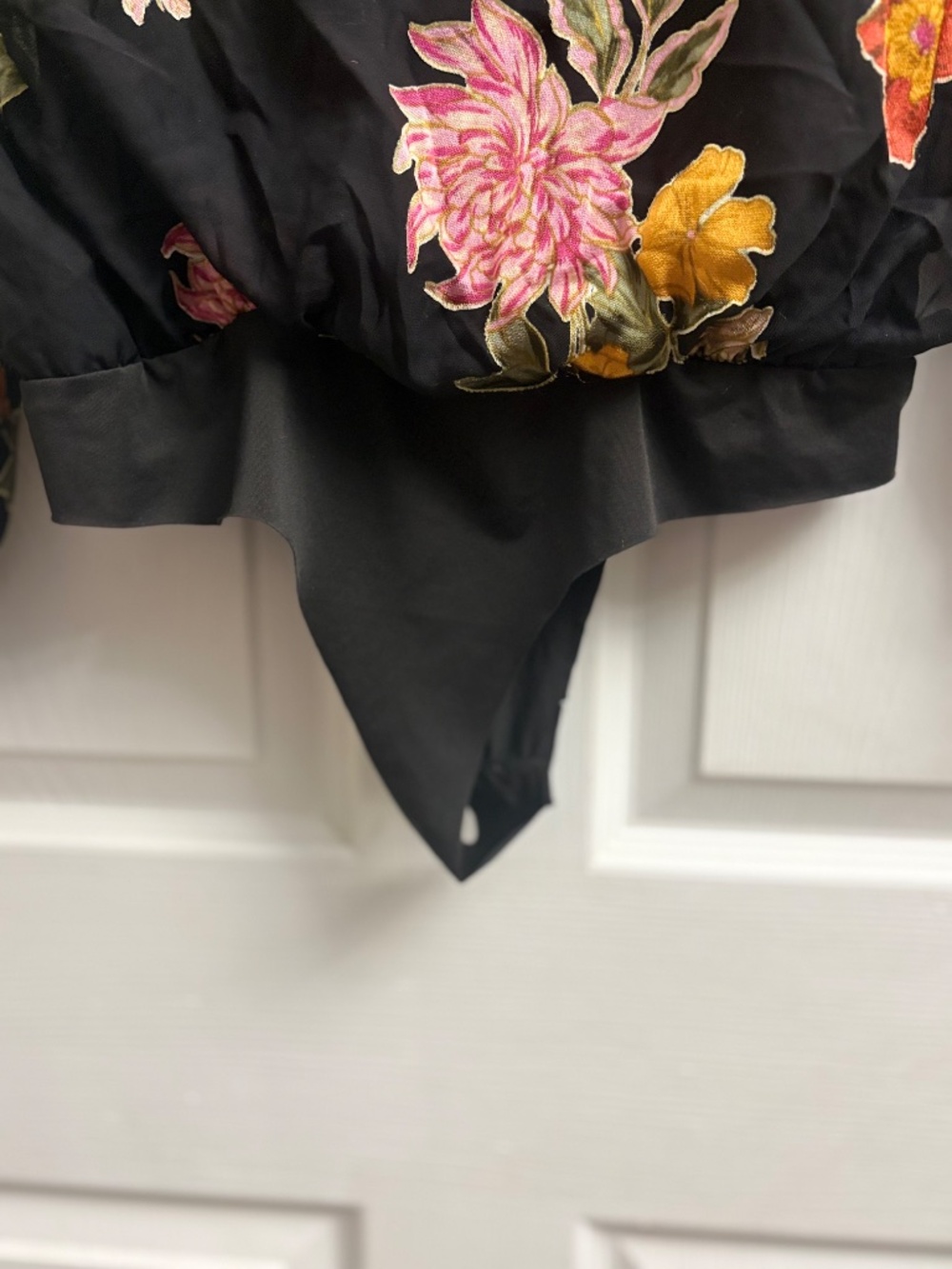 Women's ASTR The Label Black Floral Wrap New Bodysuit - Picture 6 of 7